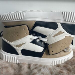 FASHION SPORT SHOES,NEVER USED